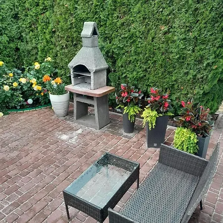 In Mit Grill Und Garten Kołobrzeg